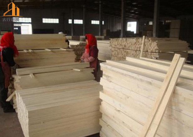 木托盤(pán)與包裝箱的各自?xún)?yōu)勢(shì)